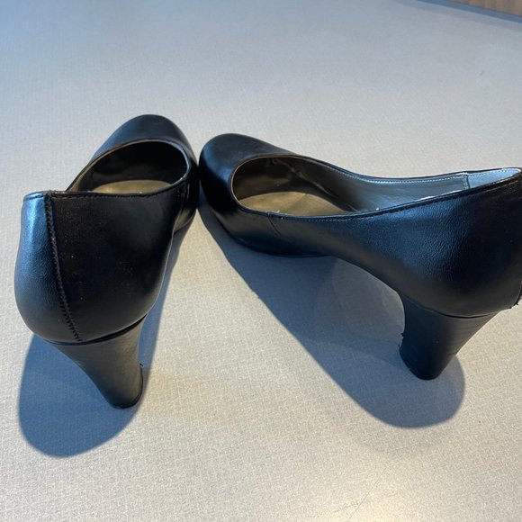 LAURA ASHLEY Pumps - Picture 2 of 4